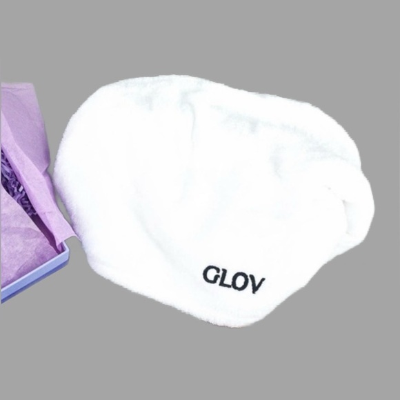 LOOKFANTASTIC RETREAT BEAUTY BOX $90 VALUE (NEW WITH TAGS) - Picture 8 of 9